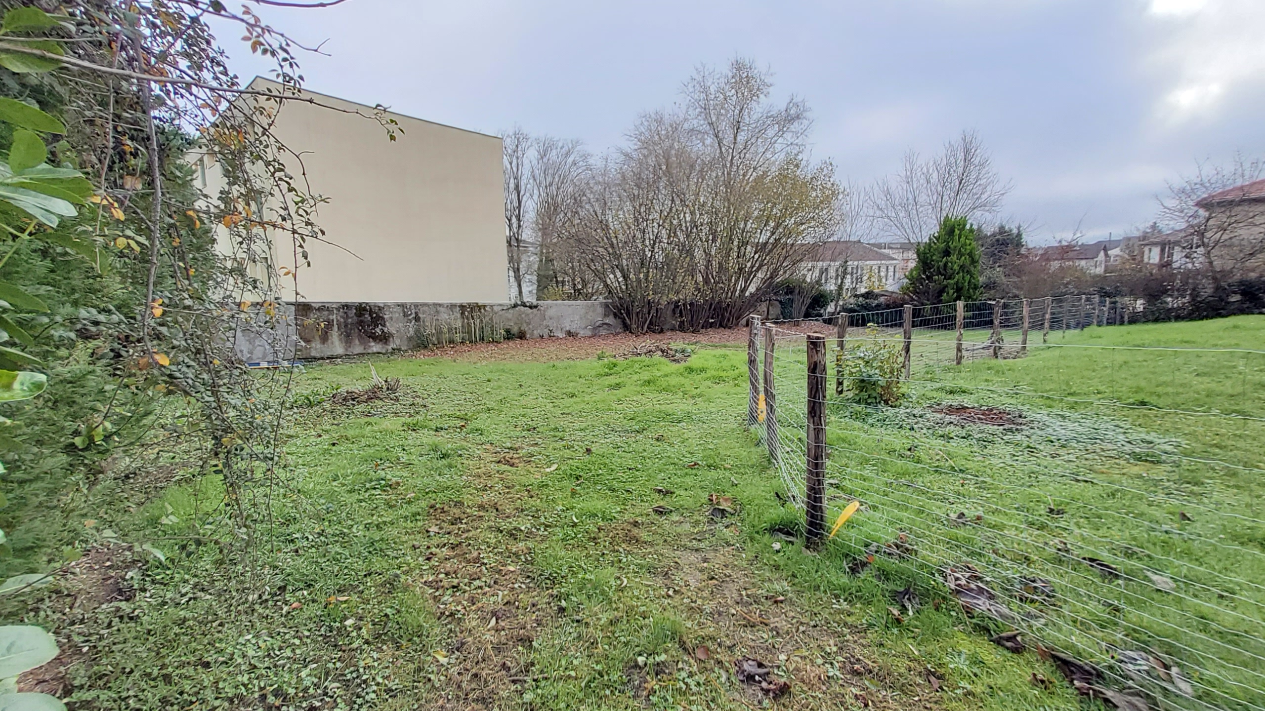 CANTINE MEXIMIEUX INSCRIPTION
